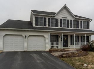 233 Andover Ln, Lititz, PA 17543