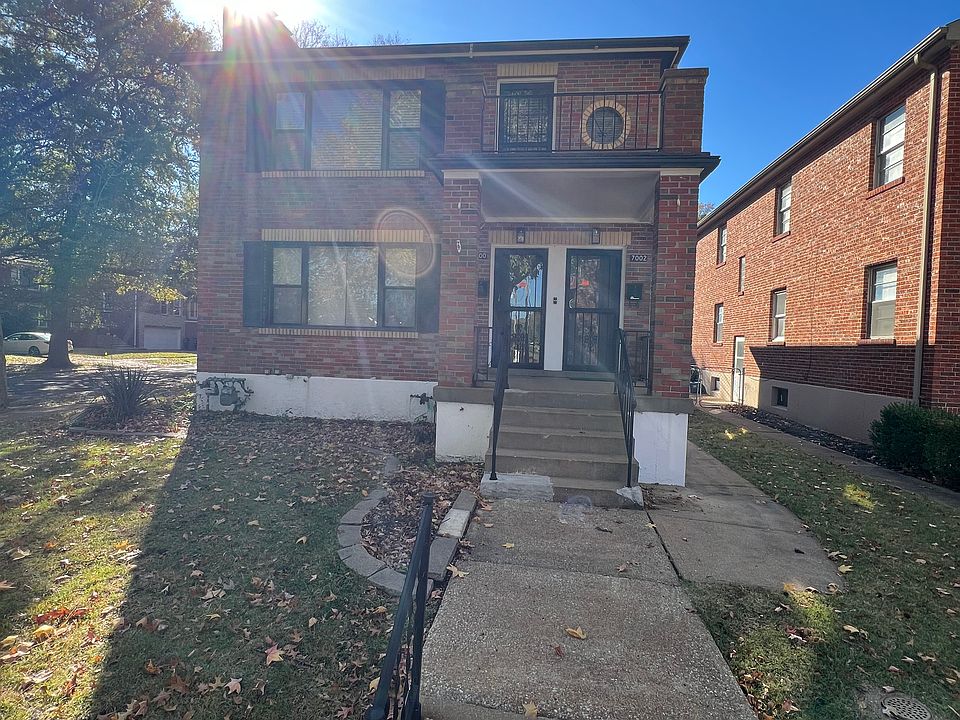 7002 is the door on the right.