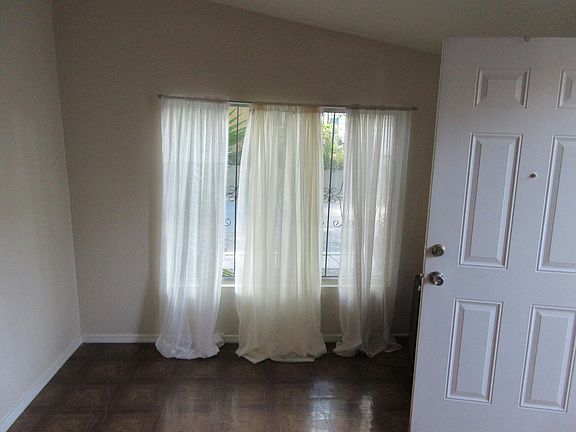 3rd image of 1907 N New Braunfels Ave
