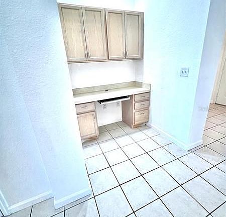 3rd image of 2976 Ashland Ln S