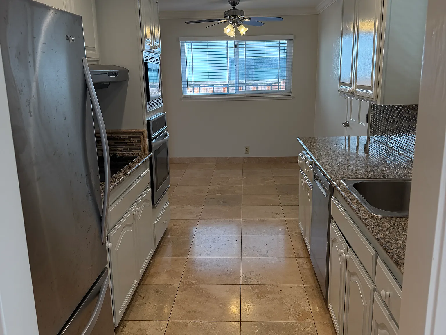 3 bed, 1346 sqft, $5,195 — Photo 3