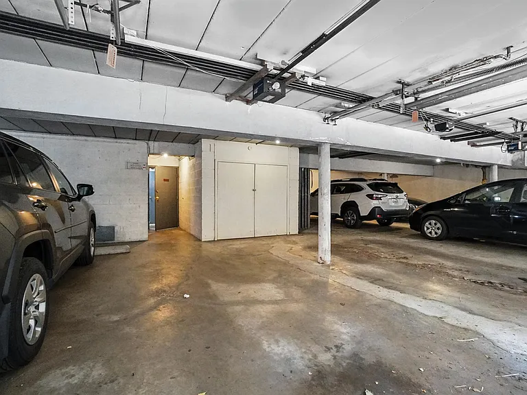 2270 Madison Rd #1B — Photo 46