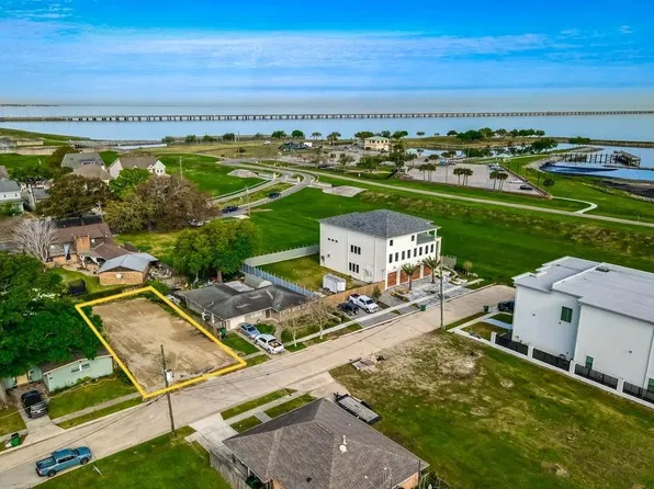 1508 Poinsettia Dr, Metairie, LA 70005
