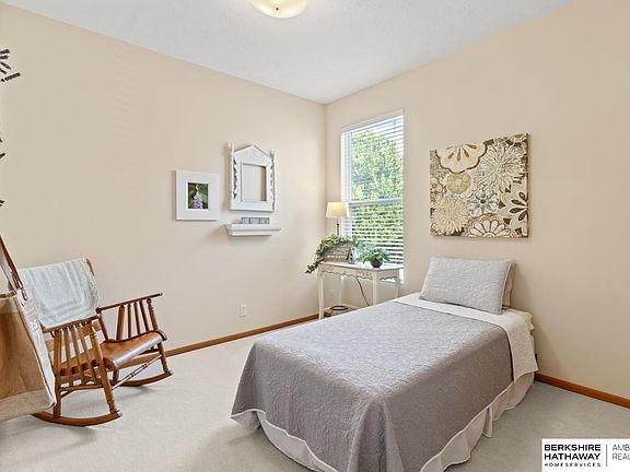 5th image of 14012 Kelly Dr