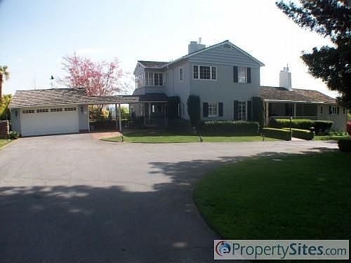 1st image of 420 Aeolia Dr
