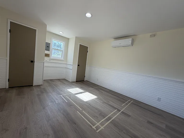20361 Adkinson Ln — Photo 2