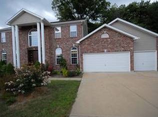 5264 Autumnwinds Dr, Saint Louis, MO 63129