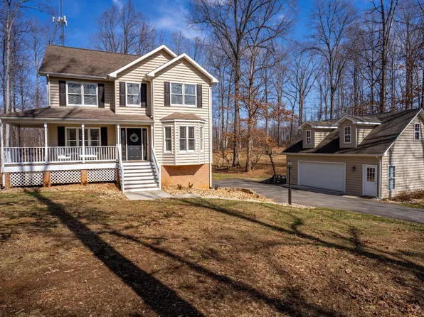 1397 Smoketree Dr, Forest, VA 24551