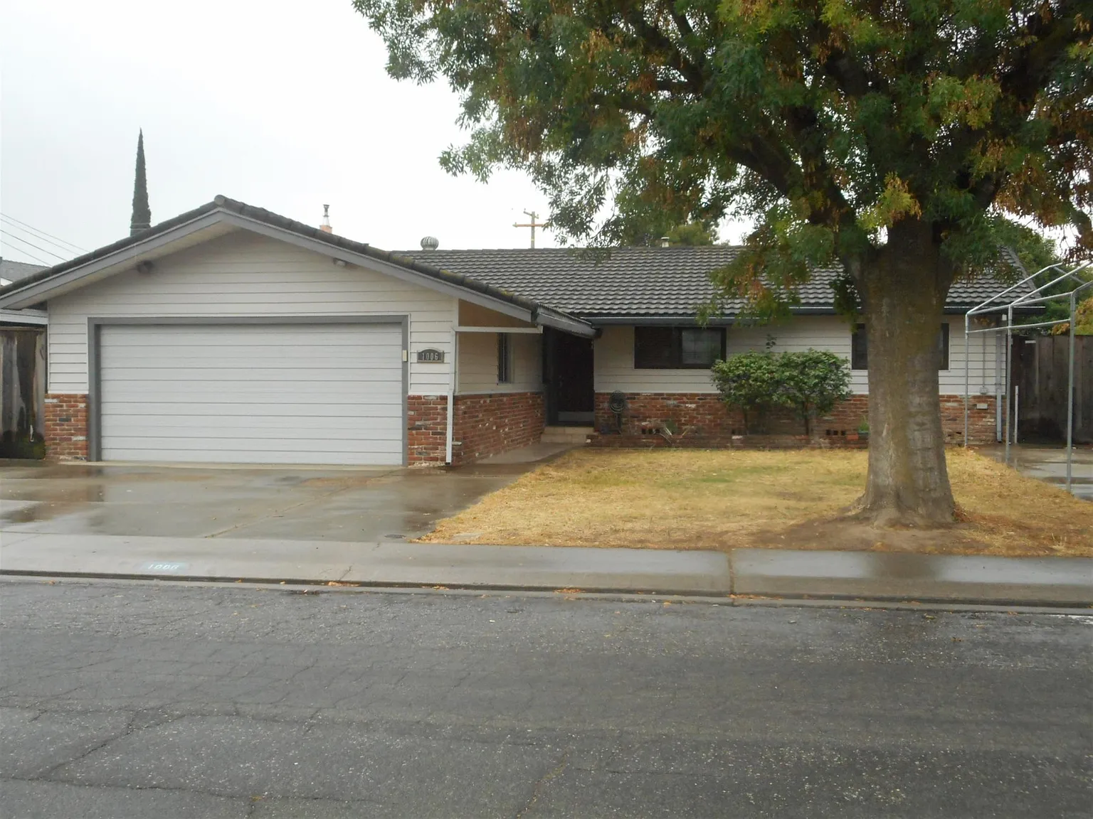 1006 Huntington Dr photo 1