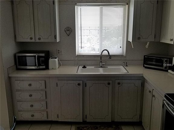 4th image of 3422 Lake Bayshore Dr #404
