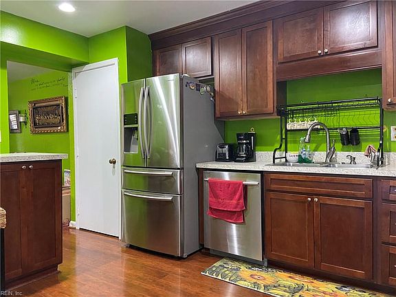 2nd image of 1477 E Tanners Creek Dr