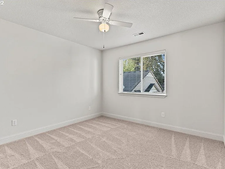 8020 NE 20th St — Photo 2