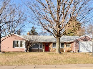 217 W Ridgemont Rd, Peoria, IL 61614