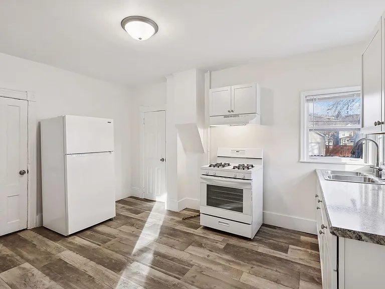 283 Harrison Ave — Photo 9