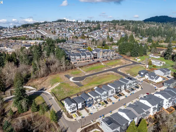 12801 SE Foxwood Ln, Happy Valley, OR 97086