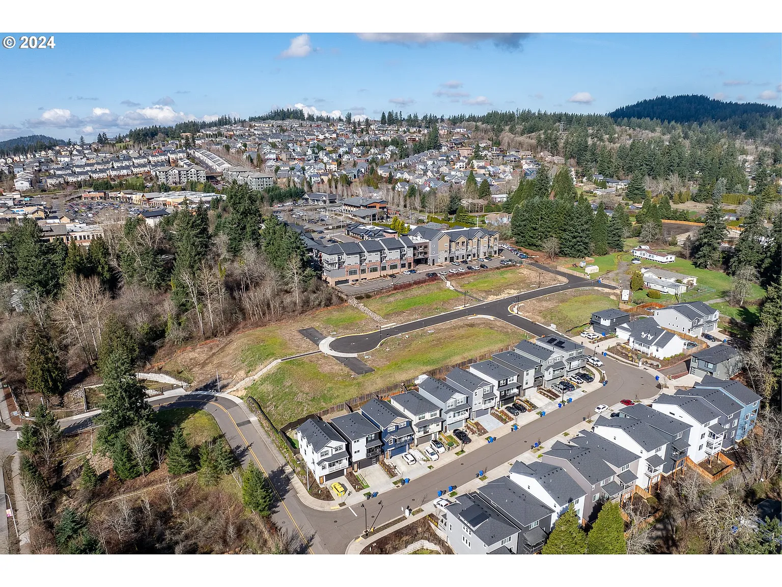 12801 SE Foxwood Ln photo 1