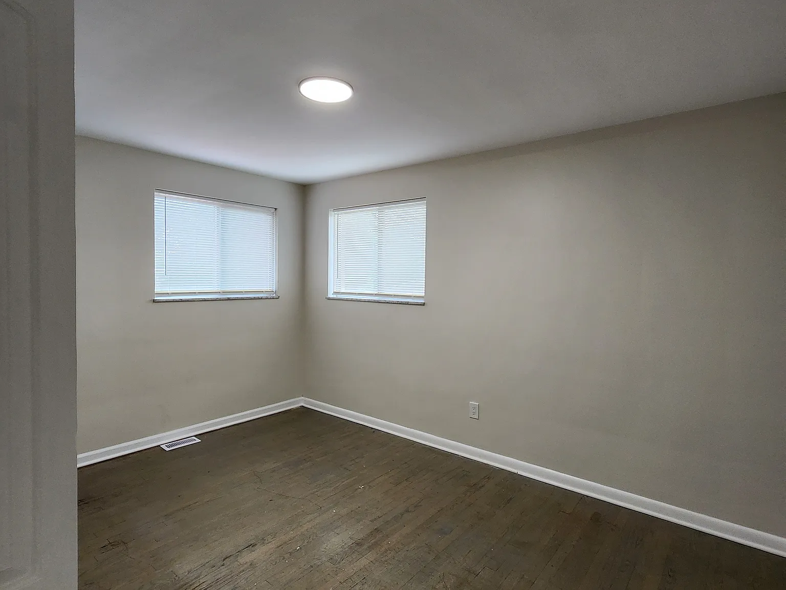 3 bed, 1430 sqft, $2,400 — Photo 2