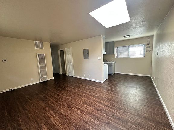 2nd image of 2138 Derby St #2