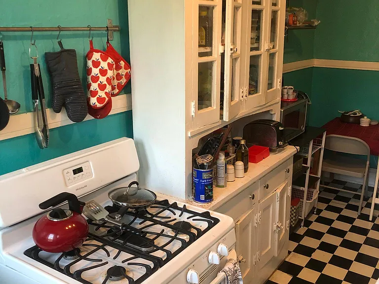 461 N Highland Ave NE #12 — Photo 11