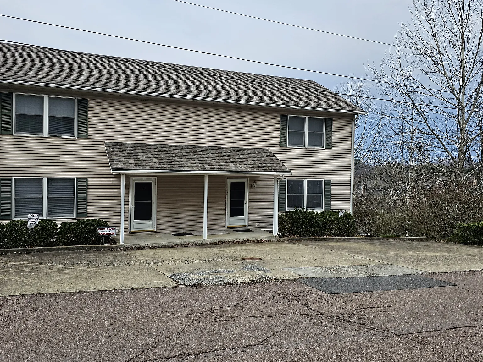 4 bed, 4.5 bath, 2200 sqft, $1,600 — Photo 3