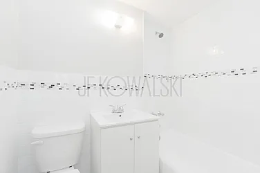 Rented by R New York