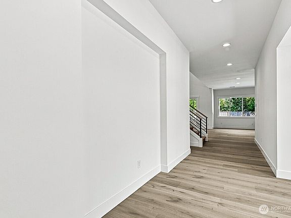 5th image of 16030 SE 141st Place #9
