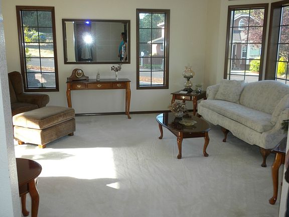 4th image of 6606 47th Avenue Ct E