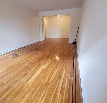 5th image of 65-41 Saunders St #3D