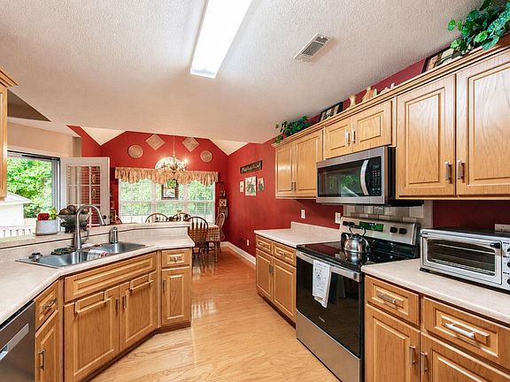 5th image of 1115 Lake Greenwood Dr