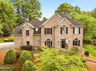 38 Riverside Dr, Oak Ridge, TN 37830