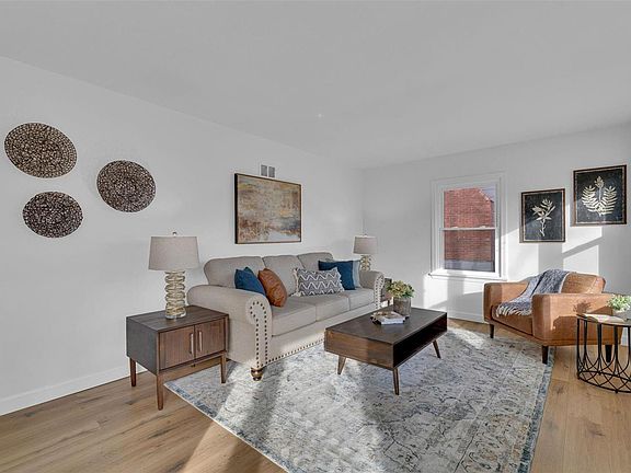 4th image of 413 E Elliott Ave