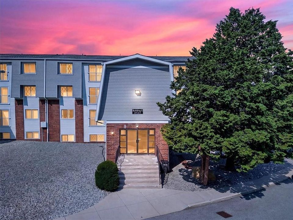 1st image of 300 Smithfield Rd APT 5-56