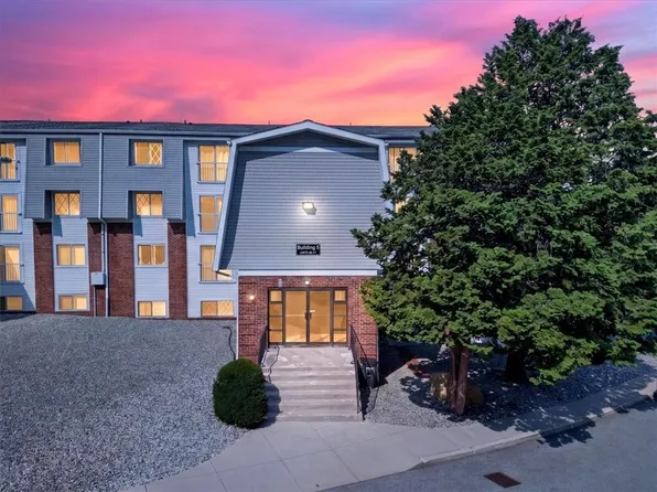300 Smithfield Rd APT 5-56, North Providence, RI 02904