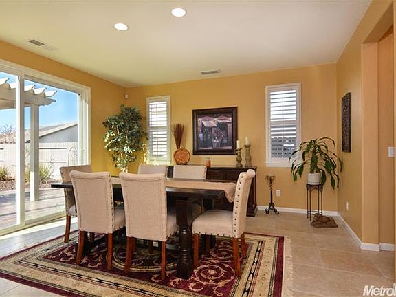 5th image of 1080 Chapelhill Ln