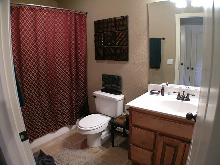 922 W 15th St #4 — Photo 7