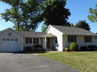 353 Forest Ave, Paramus, NJ 07652