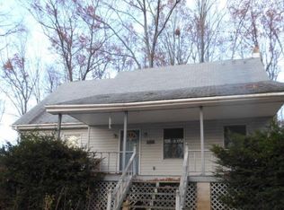 121 Country Ln, Effort, PA 18330