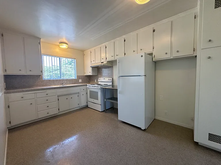 1107 E Foothill Blvd — Photo 4