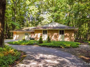 7263 Thornapple Park Dr SE, Grand Rapids, MI 49546