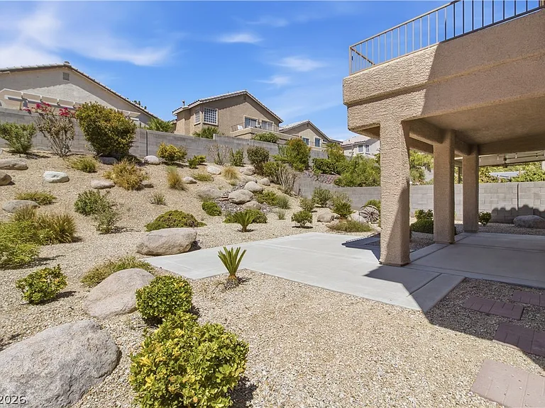 2137 Crestline Falls Pl — Photo 43