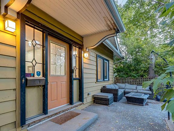 4th image of 1424 Premier Way SW