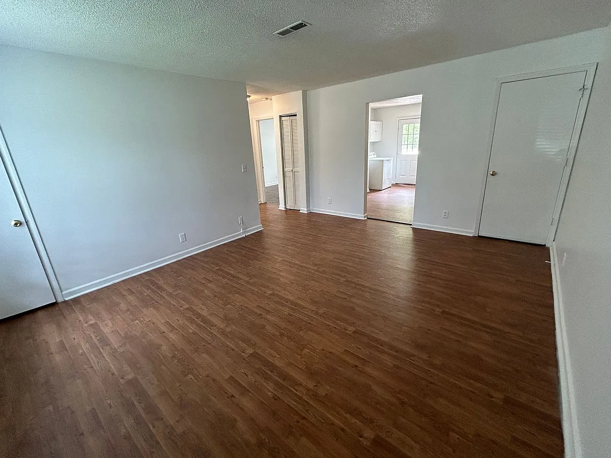 Building Photo - 711 Frankfort Dr