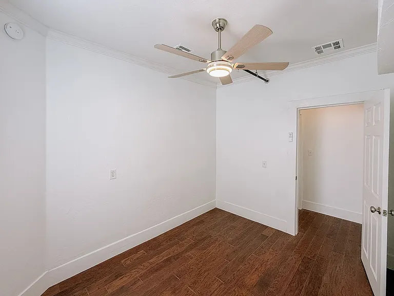 1120NW — Photo 35