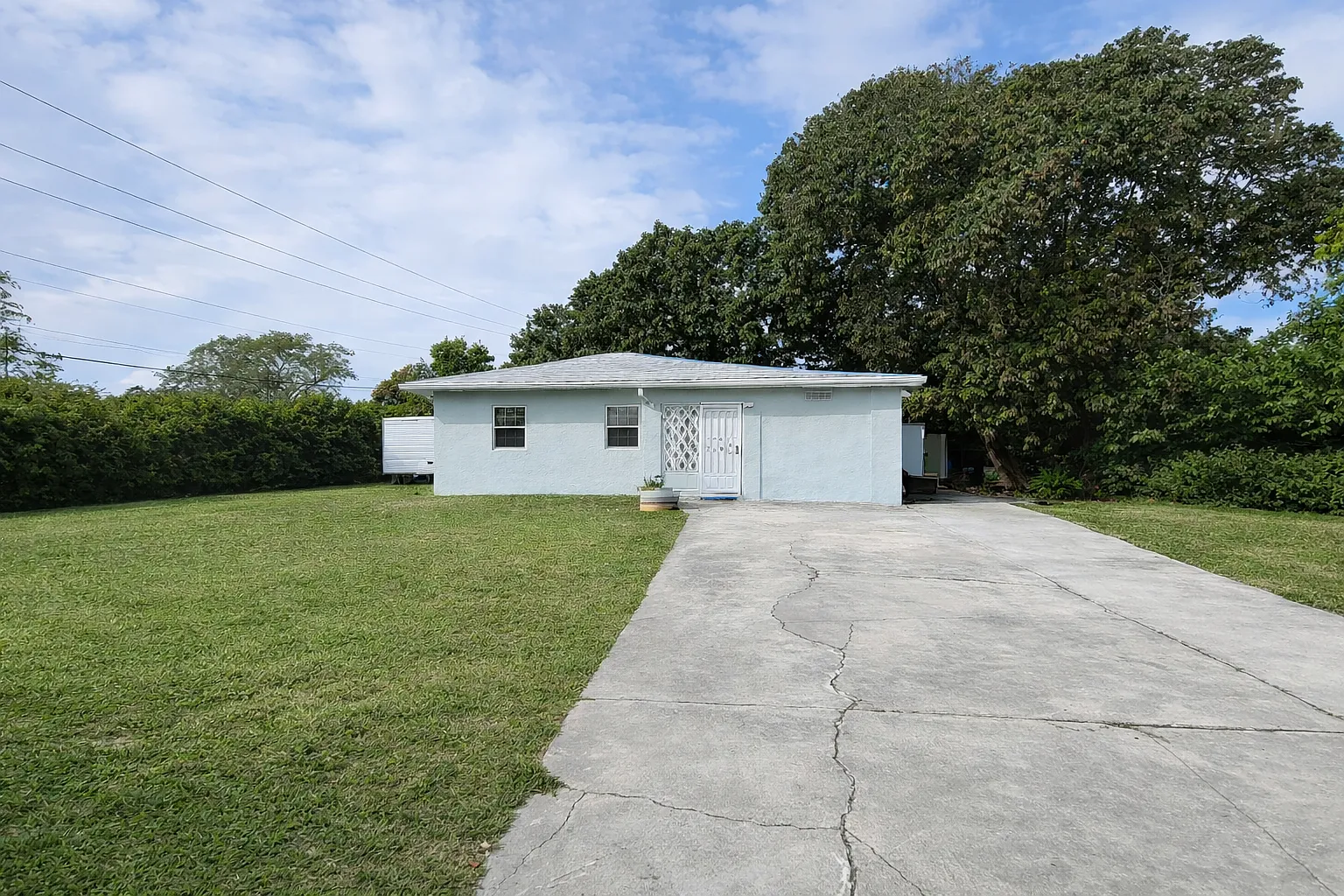 2 bed, 1.0 bath, 900 sqft, $2,100 — Photo 1