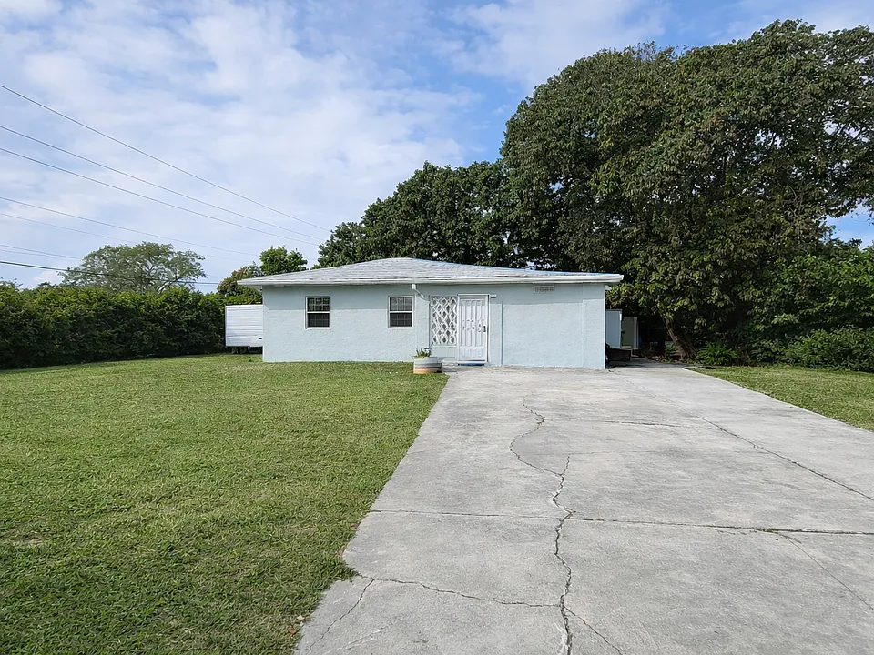 2911 NW 29th Ter