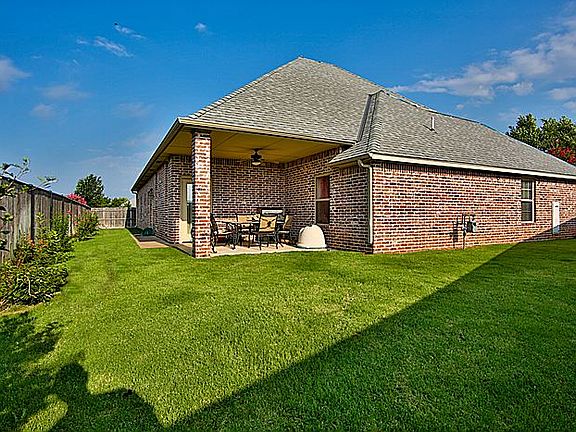3rd image of 3608 SW 123rd Ct