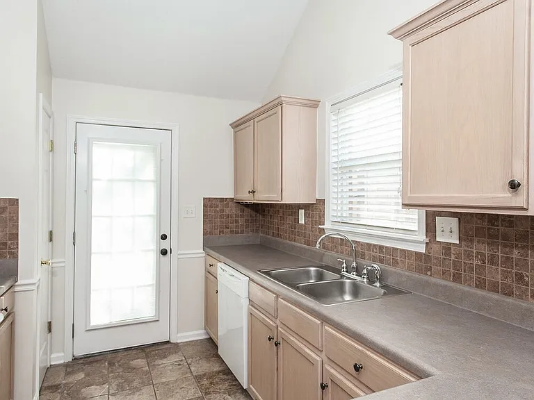 6883 Show Boat Ln — Photo 6