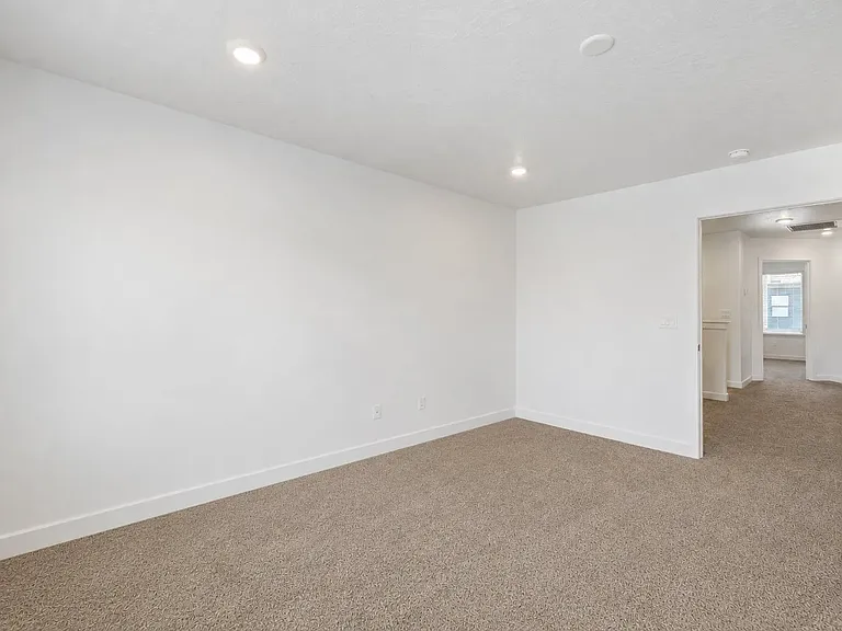 3361 E Elkhorn Ln — Photo 13