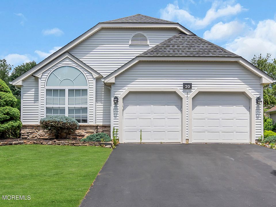 1st image of 20 Pine Hollow Lane