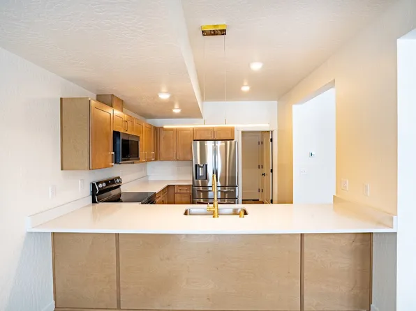 1967 S Cherry Ln, Spokane, WA 99223